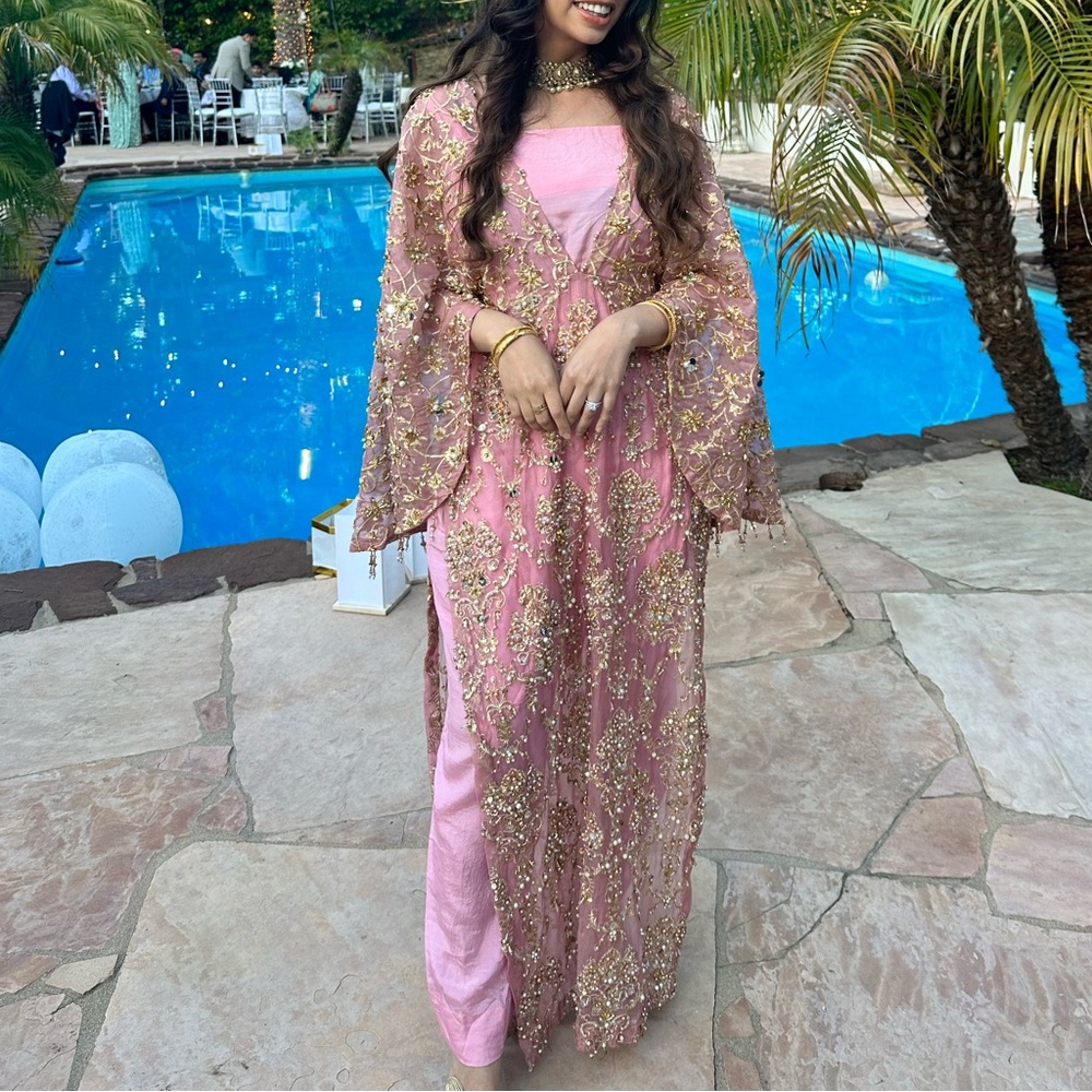 Kanwal Malik Surkhi outfit, light pink and gold kaftan with slip and pants
